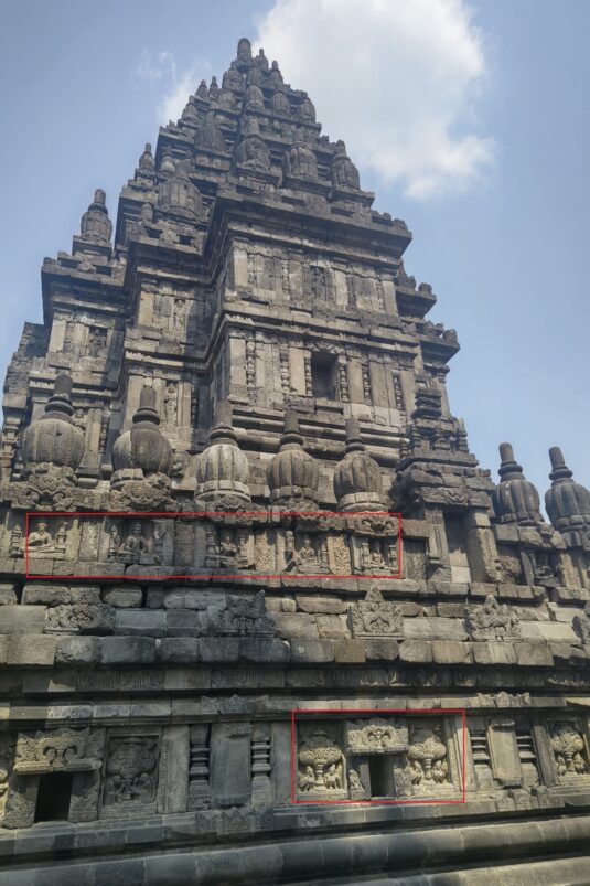プランバナン寺院・ブラフマー祠堂の欄楯外面にある浮彫