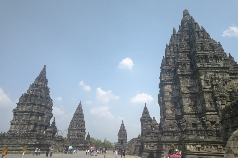 インドネシア・プランバナン寺院の内苑